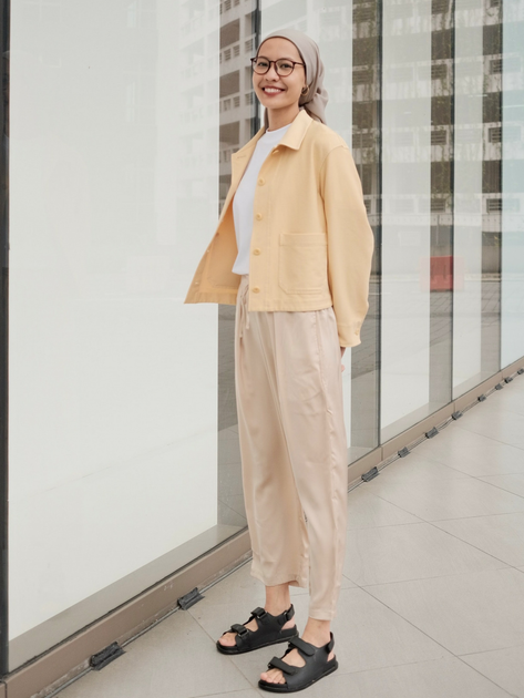 Куртка демисезонная короткая женская Uniqlo 168183348 2XL Желтая (1159788230) - Фото 4 Куртка демисезонная короткая женская Uniqlo 168183348 2XL Желтая (1159788230) - изображение 4
