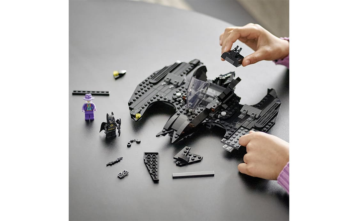Конструктор Lego DC Batman Бетвинг: Бэтмен против Джокера, 357 деталей ...