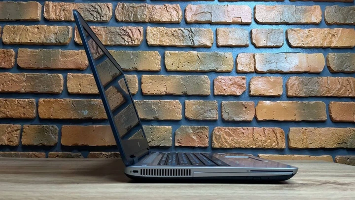 Ноутбук HP ProBook 640 G2 / 14" TN / Intel Core i5-6200U (2 (4) ядра по 2.3 - 2.8 GHz) / 8 GB DDR4 / 256 GB SSD / Intel HD Graphics 520 / WebCam / DisplayPort б/у - Фото 4 Ноутбук HP ProBook 640 G2 / 14" TN / Intel Core i5-6200U (2 (4) ядра по 2.3 - 2.8 GHz) / 8 GB DDR4 / 256 GB SSD / Intel HD Graphics 520 / WebCam / DisplayPort б/у - изображение 4