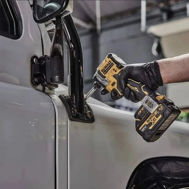Набір з двох інструментів безщіткових DeWalt DCK2050E2T - зображення 11