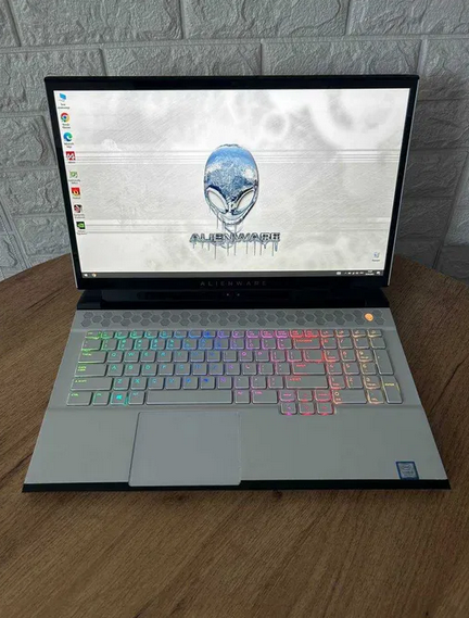 Ноутбук Dell Alienware m17 R2 17.3" 144Hz i9 9980HK 16Gb SSD 512Gb RTX 2080 Б/В - Фото 1 Ноутбук Dell Alienware m17 R2 17.3" 144Hz i9 9980HK 16Gb SSD 512Gb RTX 2080 Б/В - изображение 1