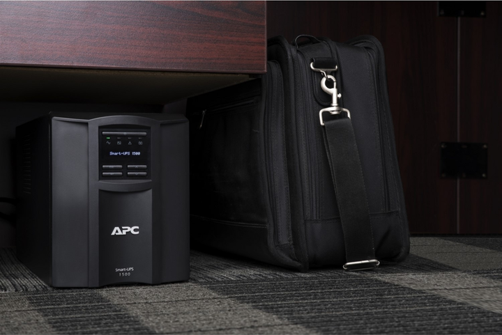 ДБЖ APC Smart-UPS 1500VA Tower LCD з SmartConnect (SMT1500IC) - зображення 4