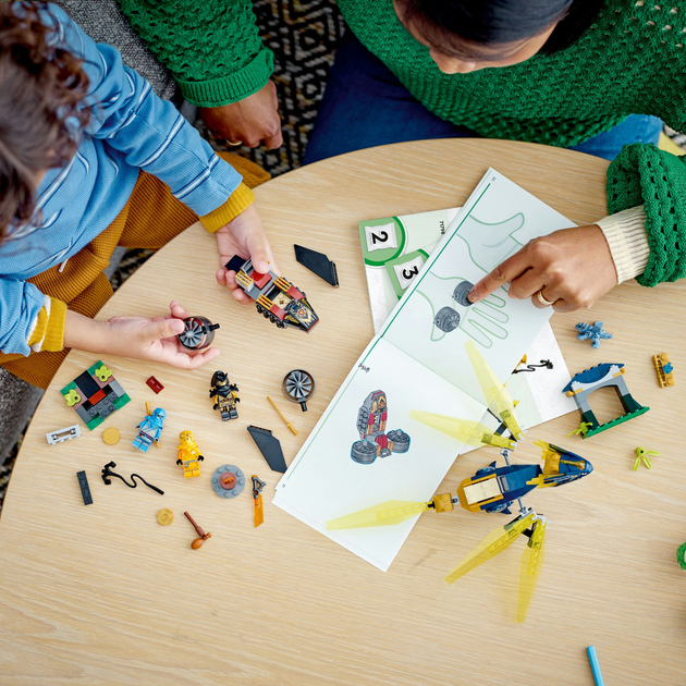 Zestaw klocków LEGO Ninjago Nya i Arin - bitwa na grzbiecie małego smoka 157 elementów (71798) - obraz 4