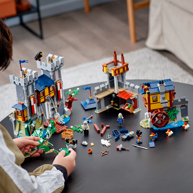 Конструктор LEGO Creator 3 in 1 Середньовічний замок 1426 деталей (31120) - зображення 4