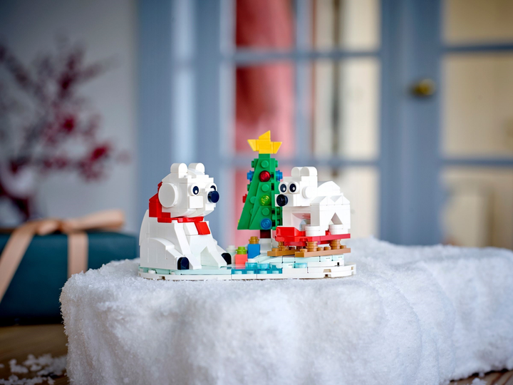 Конструктор LEGO Білі ведмеді взимку 312 деталей (40571) - зображення 4