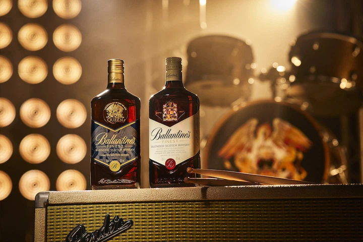 Виски Ballantine's Finest Queen 0.7 л 40% (5010106113127_Q) – фото