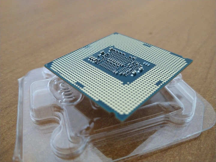 Процессор Intel Core i3-9100 4.2 GHz. 4 - Ядер/4-потоков. Soket