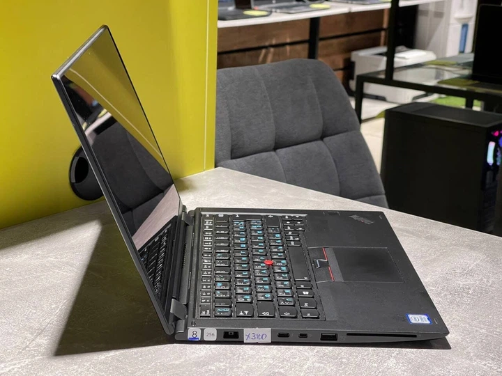 Ультрабук Lenovo ThinkPad X380 Yoga / 13.3
