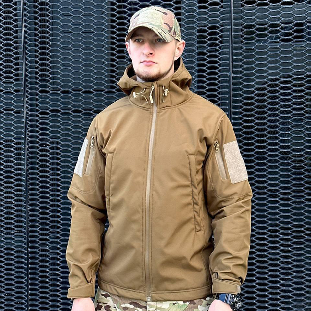 Демисезонная мужская Куртка Softshell на флисе с Капюшоном и Липучками под шевроны койот размер 3XL - изображение 1
