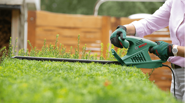Кущоріз електричний Bosch Easy HedgeCut 55 (0600847C02) - Фото 4 Кущоріз електричний Bosch Easy HedgeCut 55 (0600847C02) - зображення 4