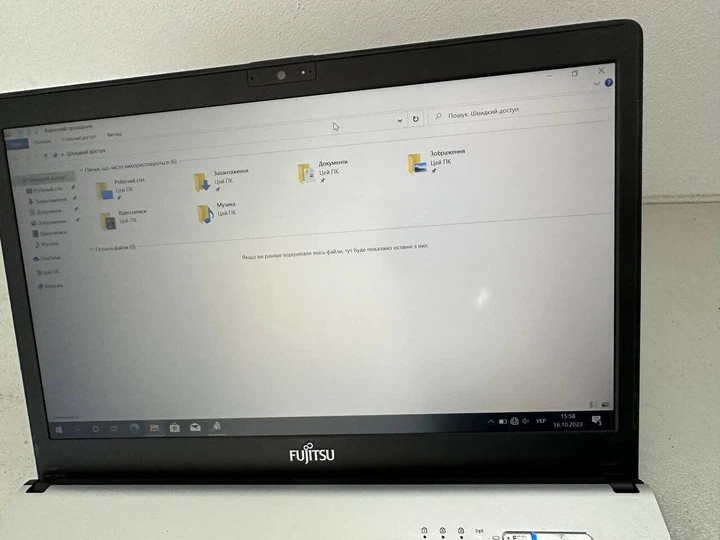 Ультрабук Б-класс Fujitsu LifeBook S936 / 13.3" (1920x1080) TN / Intel Core i7-6600U (2 (4) ядра по 2.6 - 3.4 GHz) / 8 GB DDR4 / 128 GB SSD / Intel HD Graphics 520 / WebCam / VGA б/у - изображение 4