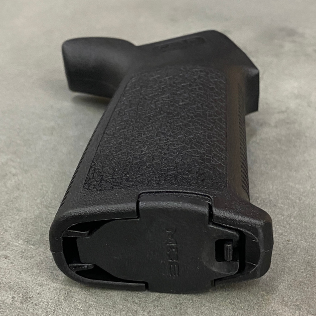 Рукоятка пістолетна Magpul MOE® Grip - AR15 / M4 (MAG415), колір Чорний (243868) - зображення 2