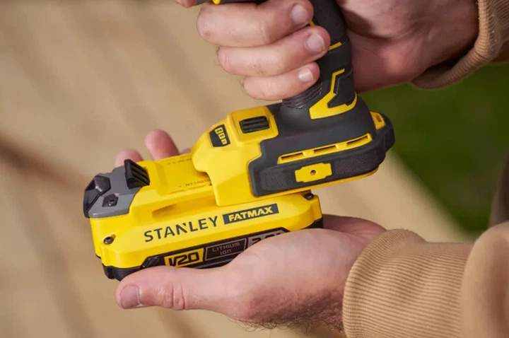 Гайковерт ударный аккумуляторный Stanley FATMAX SFMCF820D2K - Фото 5 Гайковерт ударный аккумуляторный Stanley FATMAX SFMCF820D2K - изображение 5