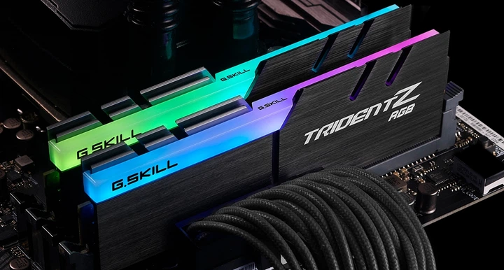メモリー G.SKILL Trident Z RGB DDR4 16GB 3200MHz Модуль памяти DDR4 2x16GB/3200 G.Skill Trident Z RGB (F4-3200C16D