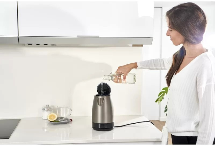 Czajnik elektryczny Black+Decker BXKE2201E 1.7 L Srebrny - obraz 6