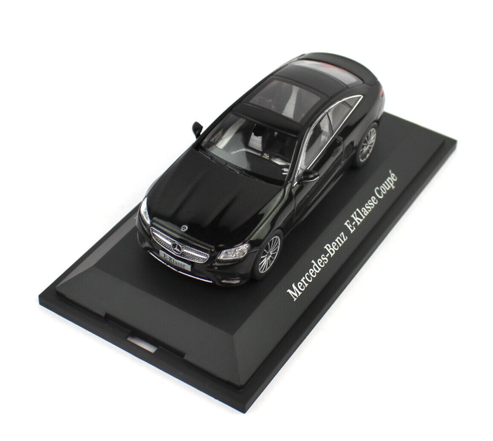 ヨ*シ様 Norev Mercedes-Benz E klasse coupe Модель автомобіля Mercedes-Benz E-Class Coupe (C238) AMG Line