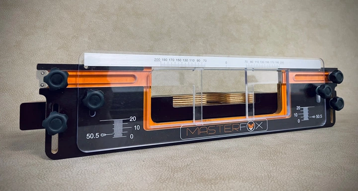 Шаблон для врізання замків та петель універсальний MasterFOX