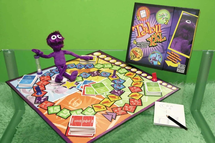 Gra planszowa Hasbro Wyjaśnij słowo Tabu Xxl (5010994181789) - obraz 4