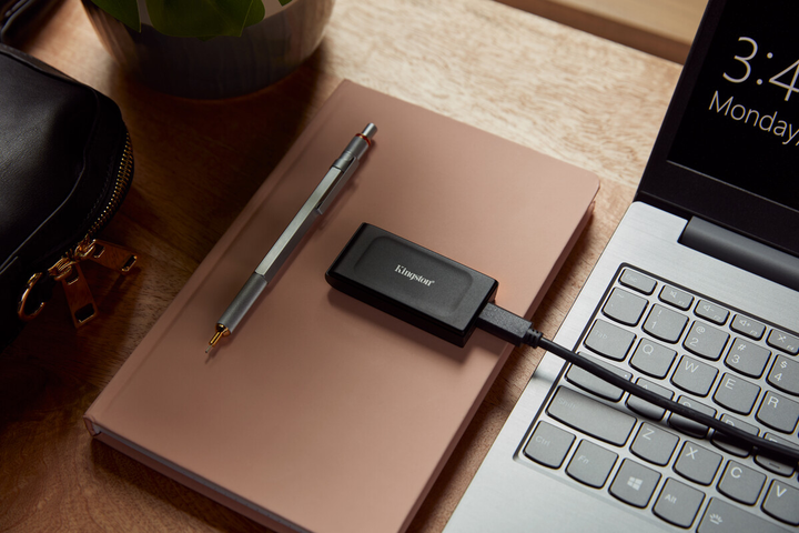 Dysk SSD Kingston XS1000 Portable 2000GB USB 3.2 Gen 2 (SXS1000/2000G) - obraz 3