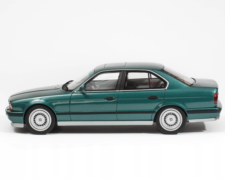 Модель автомобіля BMW M5 (E34) Cecotto Edition Green Metallic by