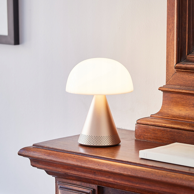 Lampa stołowa Lexon Mina Audio L LED z głośnikiem bluetooth Gold (3660491203839) - obraz 4