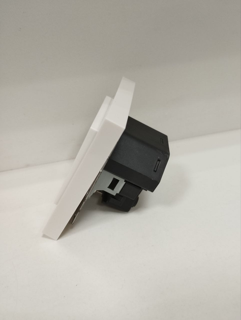 Розетка електрична з заземленням та двома портами USB Б/В - Фото 2 Розетка електрична з заземленням та двома портами USB Б/В - изображение 2