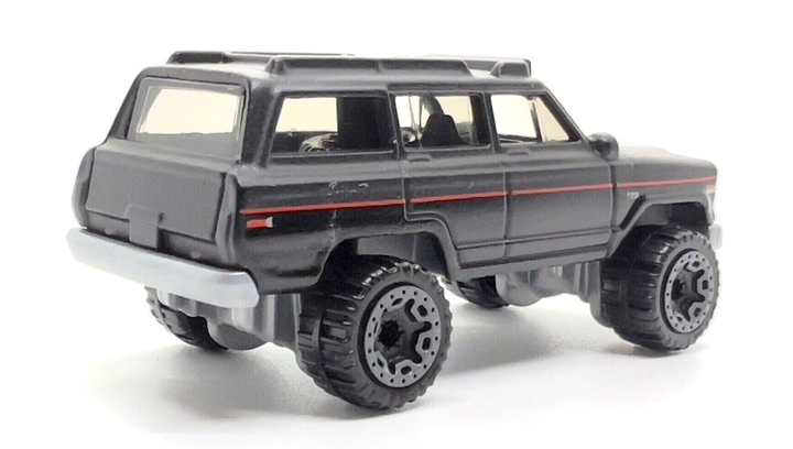 Машинка Хот Вилс 1:64 1988 Jeep Wagoneer коллекция HW: The `80s Hot Wheels Mattel HKJ63 - изображение 2