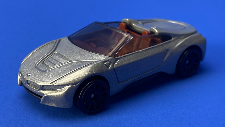 Машинка Хот Вилс 1:64 BMW i8 Roadster коллекция HW Roadsters Hot Wheels Mattel HKH44 - Фото 2 Машинка Хот Вилс 1:64 BMW i8 Roadster коллекция HW Roadsters Hot Wheels Mattel HKH44 - изображение 2