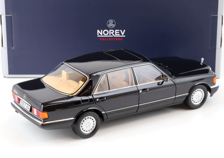 ミニカー Mercedes Benz 560 SEL Модель автомобіля Mercedes-Benz 560 SEL (W126) (1985-1991) Black
