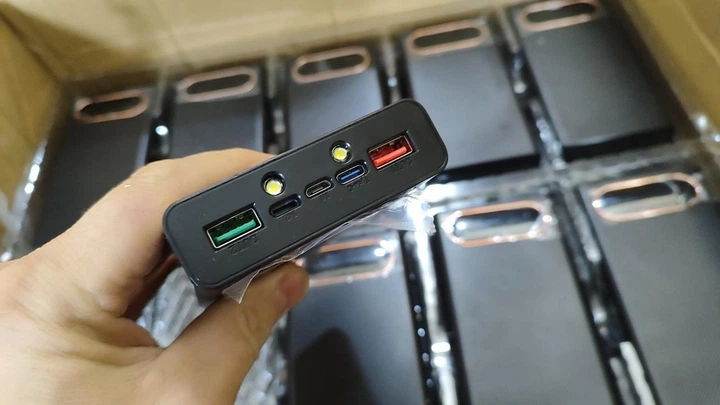 Корпус коробка Power Bank 18650 x 8 Fast 3.0 LCD экран (без аккумуляторов) - Фото 3 Корпус коробка Power Bank 18650 x 8 Fast 3.0 LCD экран (без аккумуляторов) - изображение 3