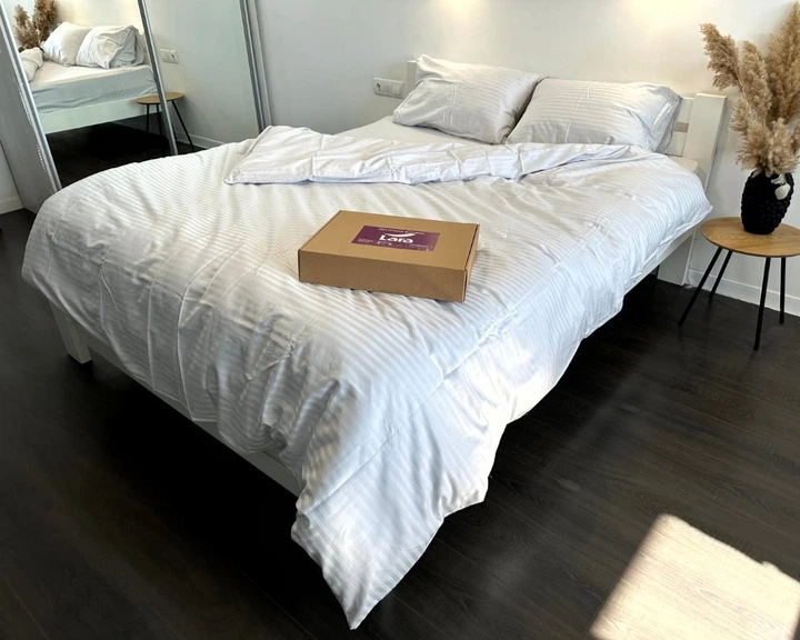Постельное белье LARA сатин-страйп LUX light gray d13177е160 с простынью на резинке 160х200х25 евро - Фото 4 Постельное белье LARA сатин-страйп LUX light gray d13177е160 с простынью на резинке 160х200х25 евро - изображение 4