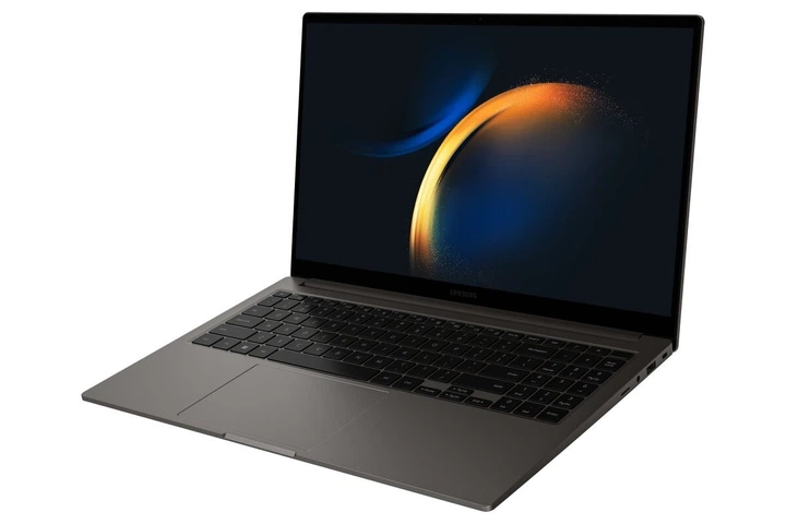 Ноутбук Samsung Galaxy Book3 (NP750XFG-KA1IT) Graphite / Intel Core i5-1335U / RAM 8 ГБ / SSD 256 ГБ / Intel Iris Xe Graphics / Windows 11 Home - Фото 2 Ноутбук Samsung Galaxy Book3 (NP750XFG-KA1IT) Graphite / Intel Core i5-1335U / RAM 8 ГБ / SSD 256 ГБ / Intel Iris Xe Graphics / Windows 11 Home - зображення 2