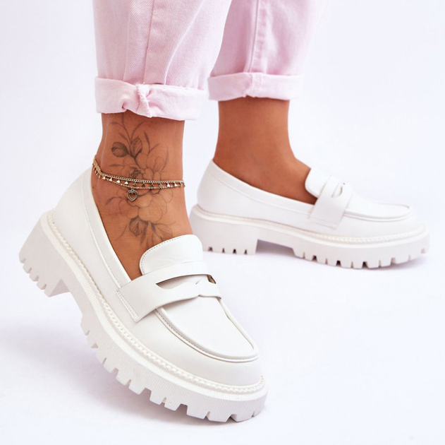 Loafersy damskie na grubej podeszwie Riverside 38 Białe (5905677115864) - obraz 4