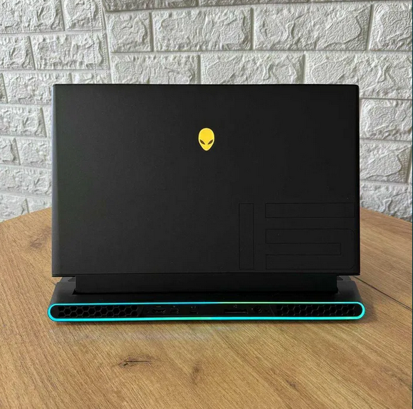 Ноутбук Dell Alienware m15 R4 15.6" 144Hz i7 10870H 32Gb SSD 1Tb NVMe RTX 3080 Б/В - зображення 3