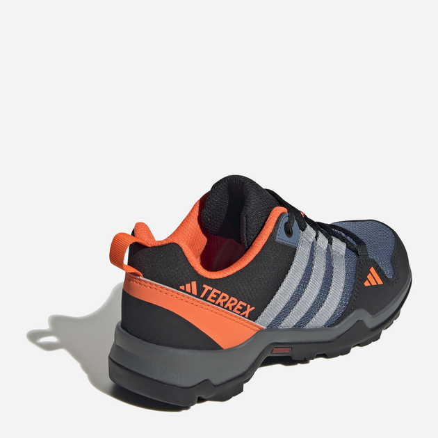 Buty sportowe chłopięce adidas Terrex AX2R K IF5702 38 (5UK) Czarne z niebieskim i pomarańczowym (4066761665373) - obraz 12