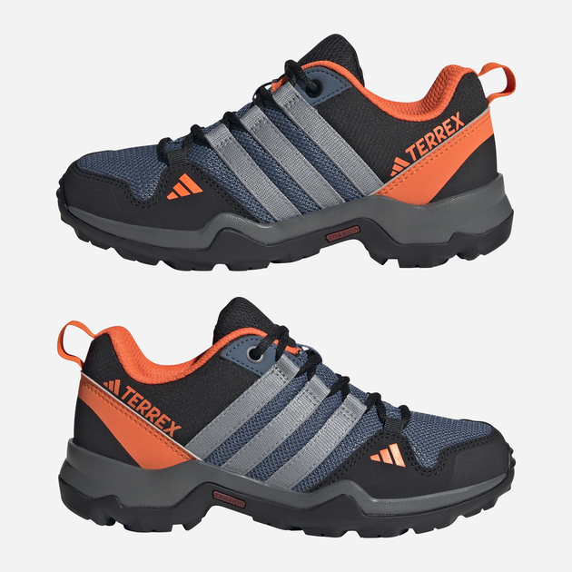 Buty sportowe chłopięce adidas Terrex AX2R K IF5702 40 (6.5UK) Czarne z niebieskim i pomarańczowym (4066761665434) - obraz 17