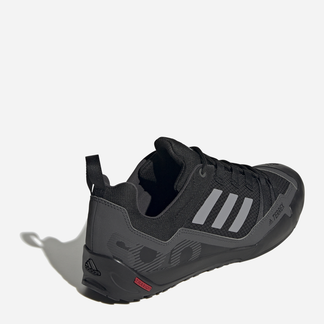 Чоловічі кросівки для туризму adidas Terrex Swift Solo 2 GZ0331 39.5 Чорні (4064055908946) - зображення 15