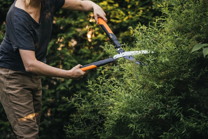 Nożyce do żywopłotu Fiskars PowerGear XHSX92 (1023631) - obraz 8