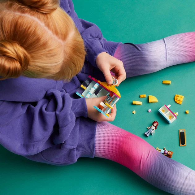 Zestaw klocków LEGO Friends Mały sklep z akcesoriami 129 elementów (42608) - obraz 7