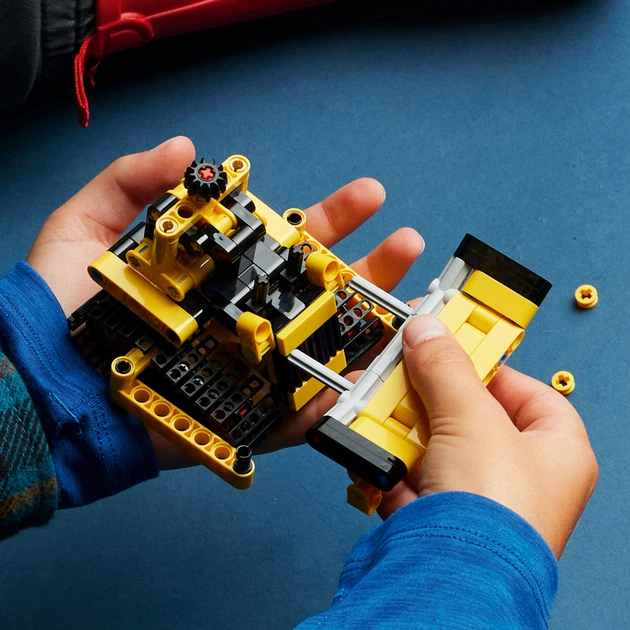 Zestaw klocków LEGO Technic Buldożer do zadań specjalnych 195 elementów (42163) - obraz 4