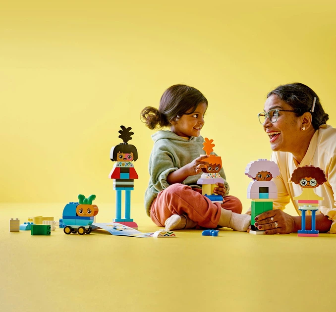 Zestaw klocków LEGO DUPLO Town Ludziki z emocjami 71 element (10423) - obraz 3