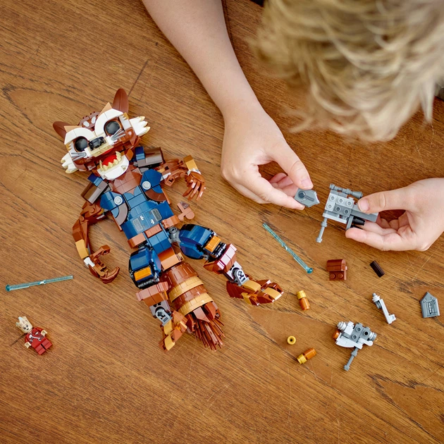 Zestaw klocków LEGO Super Heroes Rocket i Mały Groot 566 elementów (76282) - obraz 10