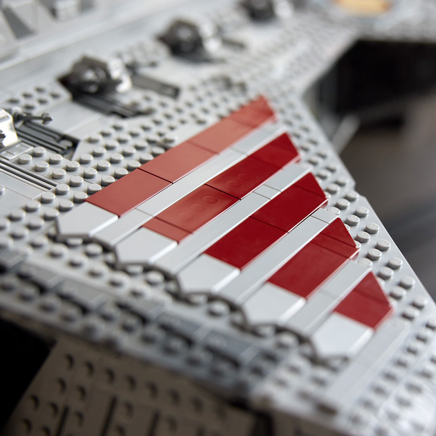 Конструктор LEGO Star Wars Зоряний крейсер Республіки класу Венатор 5374 деталей (75367) - зображення 6