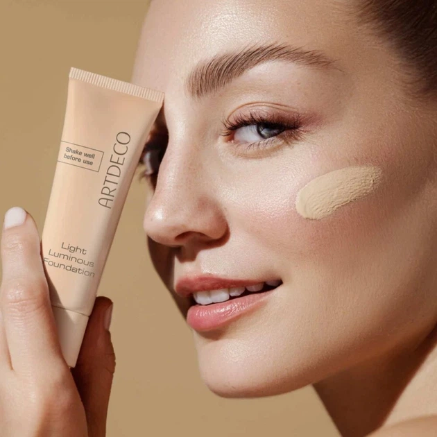 Podkład do twarzy Artdeco Light Luminous Wygładzający 14 Warm Beige Sand 25 ml (4052136160727) - obraz 4