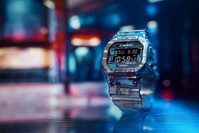 Наручные часы Casio DW-5600NN-1ER Фиолетовый\Черный пластик/полимер - изображение 2