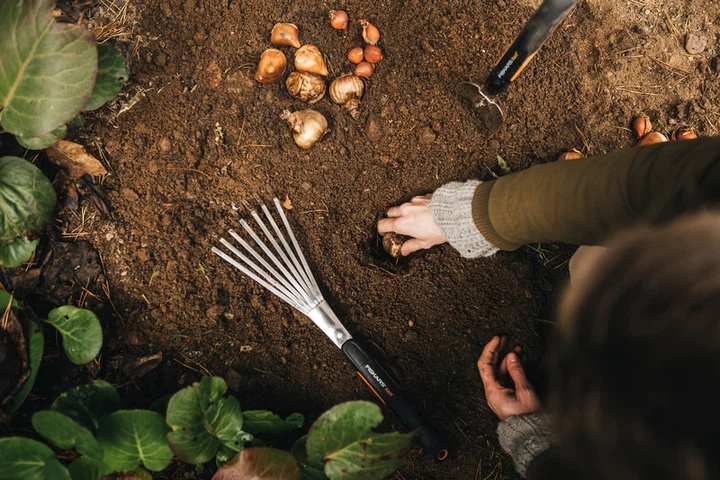 Grabie ręczne Fiskars Xact (1027044) - obraz 5
