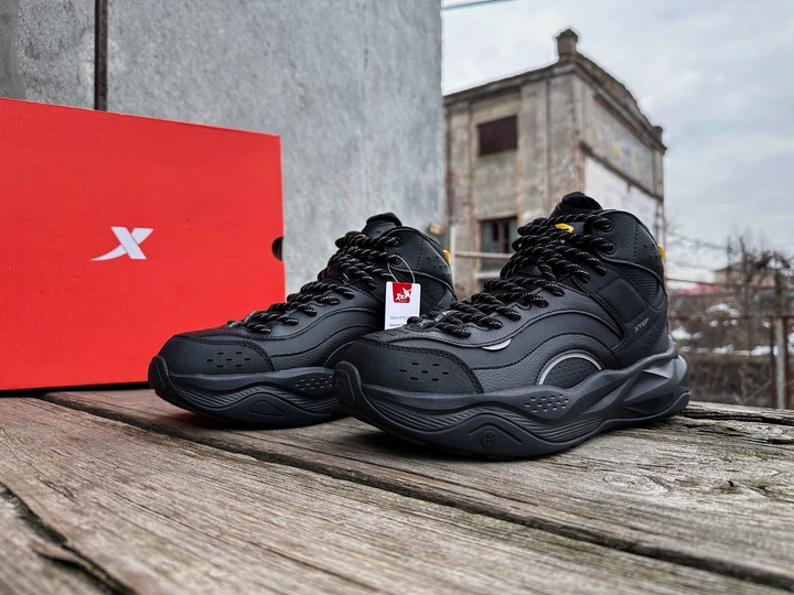 Мужские зимние кроссовки на меху Xtep Retro Shoes 977419370037