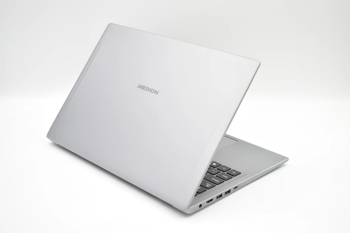 Ноутбук 15.6'' Medion AKOYA P15651 Intel Core i3-8145U RAM 8 ГБ SSD 128 ГБ IPS FullHD Win10 б/в Металевий корпус (Lenovo Group) - изображение 5