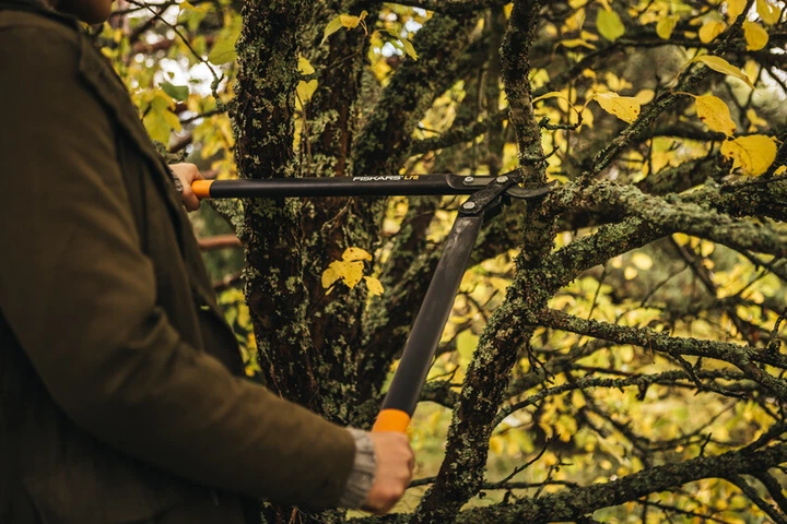 Sekator nożycowy duży z napędem mechanicznym Fiskars PowerGear L78 (6411501125903) - obraz 3