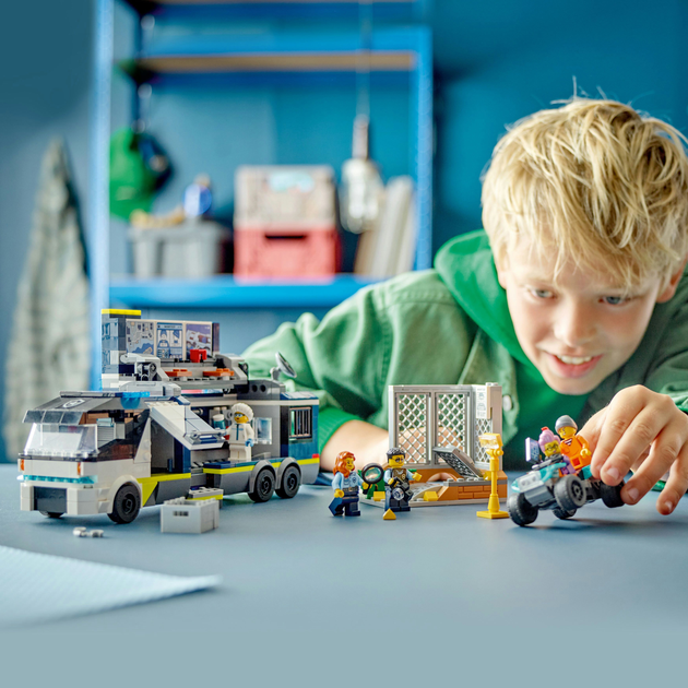 Zestaw klocków LEGO City Policyjna ciężarówka z laboratorium kryminalnym 674 elementy (60418) - obraz 5